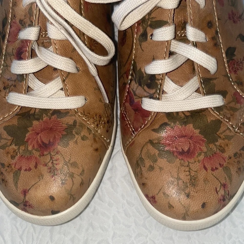 Dansko Orli Floral Leather Sneaker